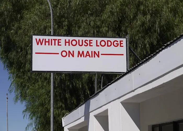 White House Lodge On Main